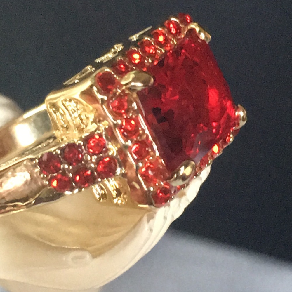 New*Raging Ruby Red Crystal Ring - Picture 10 of 15
